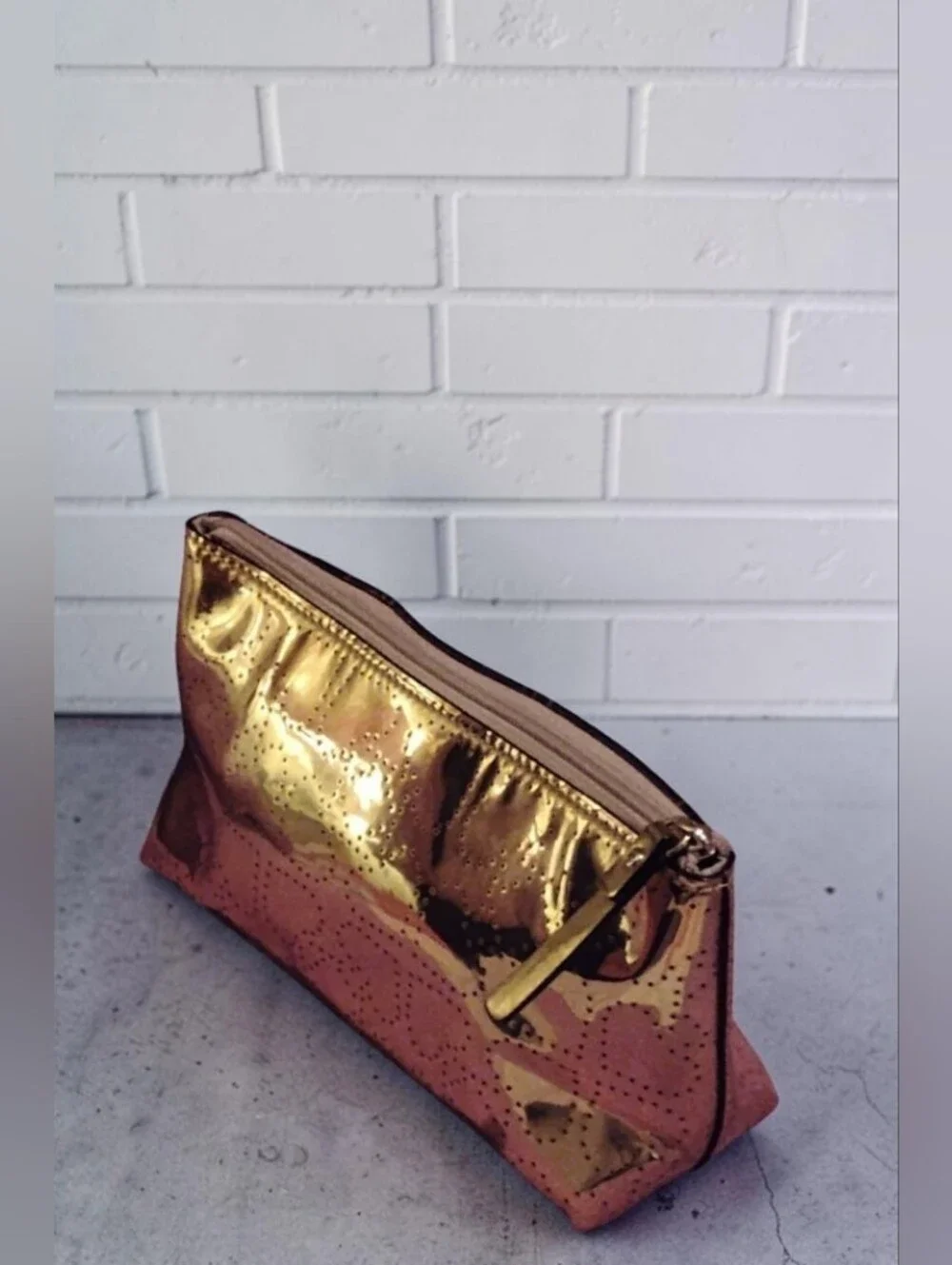 Kate Spade Little Shiloh Metro Spade Gold Shimmer Cosmetic Bag EUC